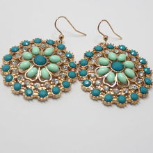 外貿原單飾品批發與文具用品零售 珠寶首飾與彩色亞克力耳墜的市場機遇